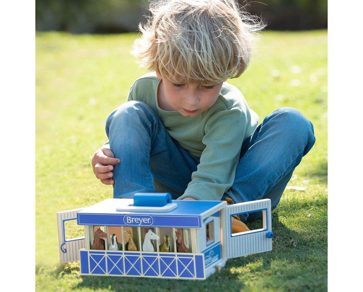 Breyer Farms Wood Carry Stable